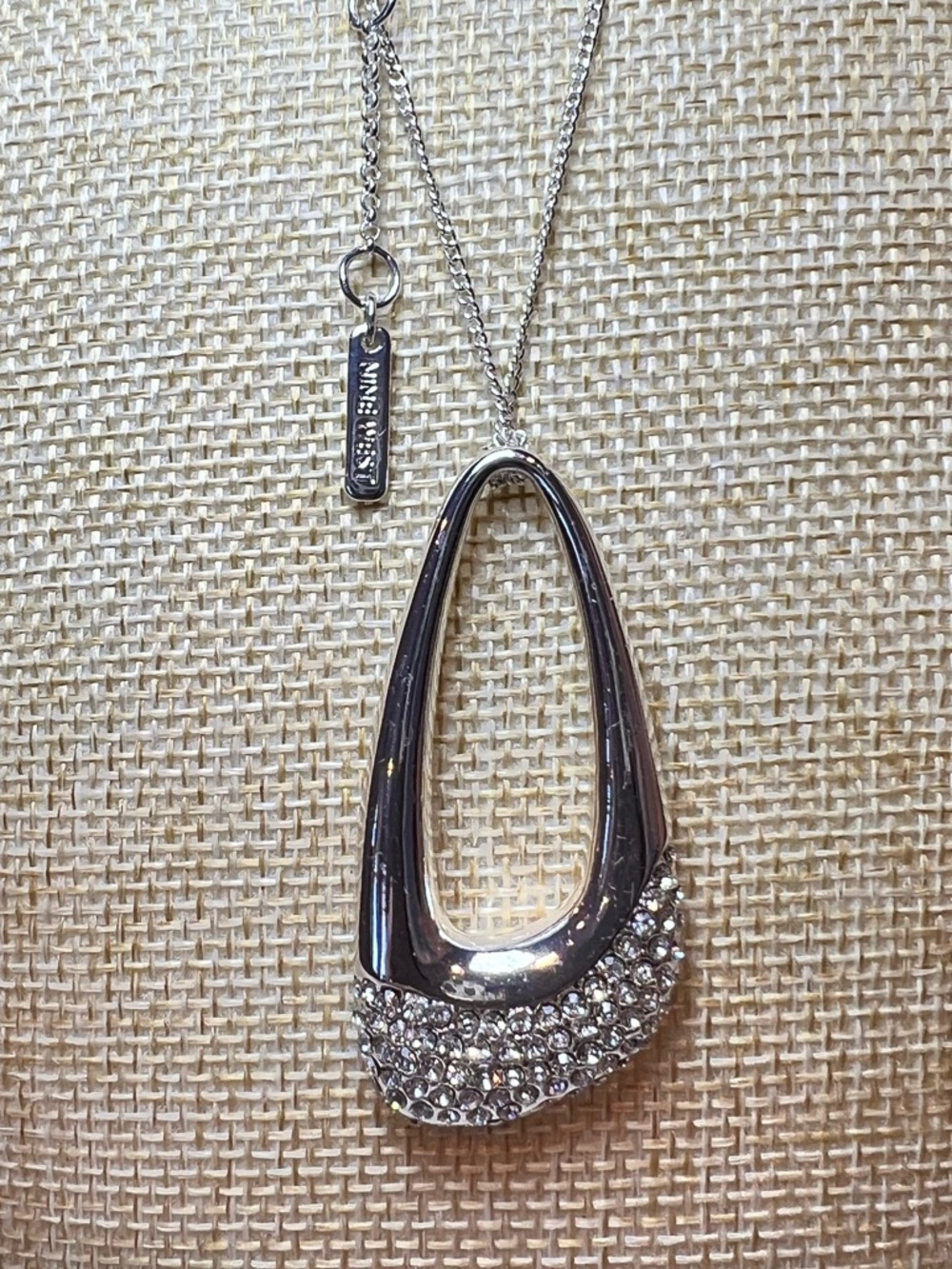 Nine West NWOT Polished Silver-Toned Metal Teardrop Crystals Sweater Necklace - Picture 4 of 14